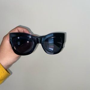 Cat eye sunglasses